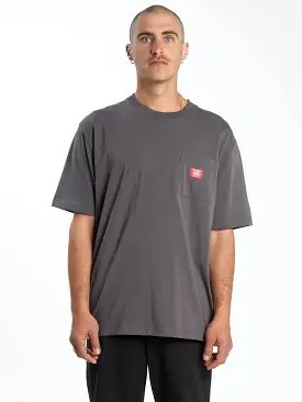 PATCH CORE POCKET TEE WORN BLACK