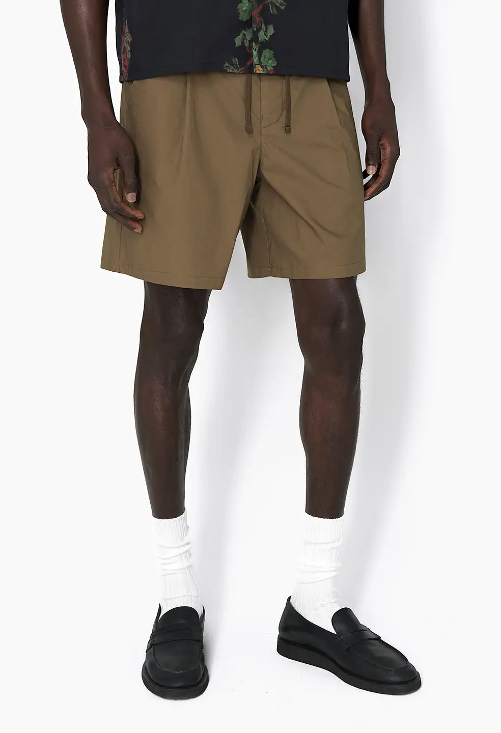 Studio Shorts / Brown