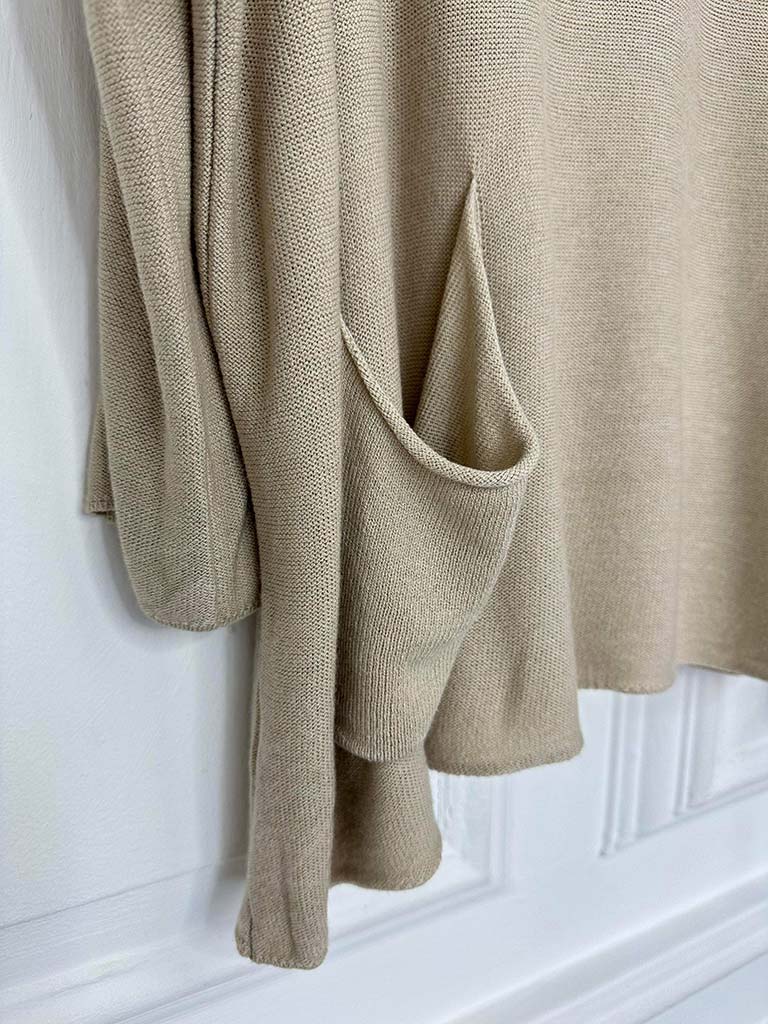 Two Pocket Knit - Latte