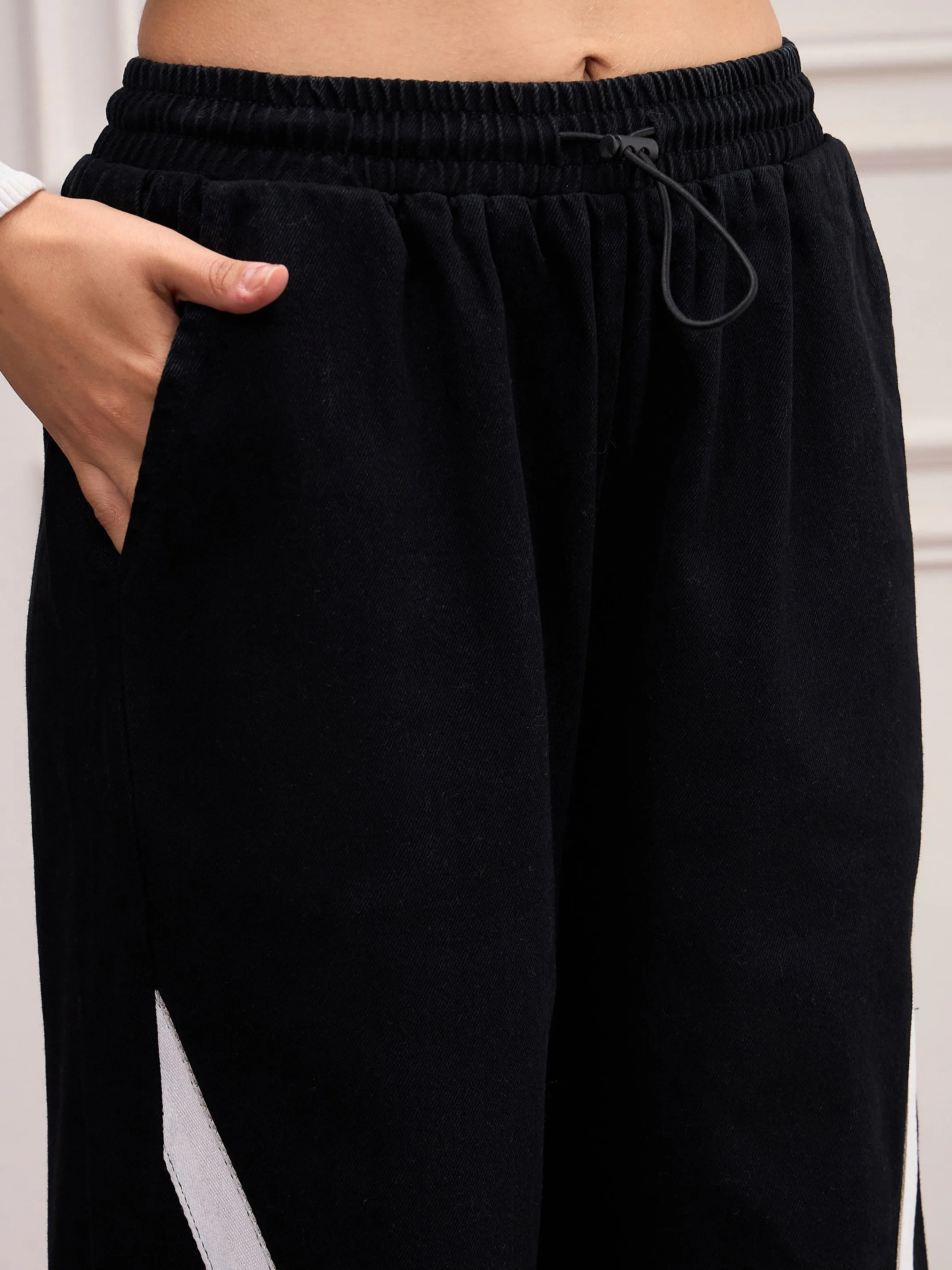 Women Black Denim Contrast Tape Detail Jeans